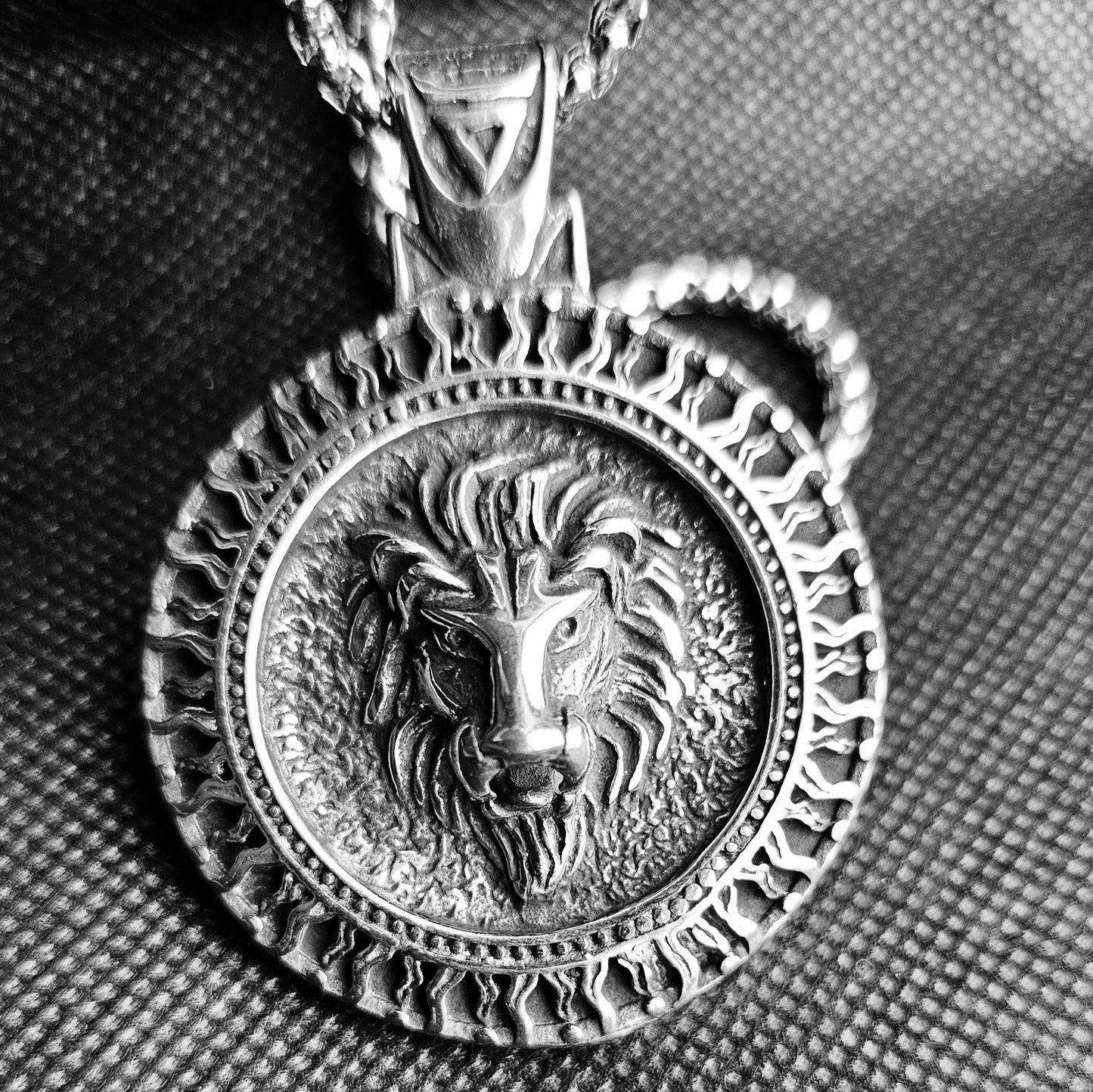 Lion King Sun Medallion Necklace for Men – Royal Lion Pendant