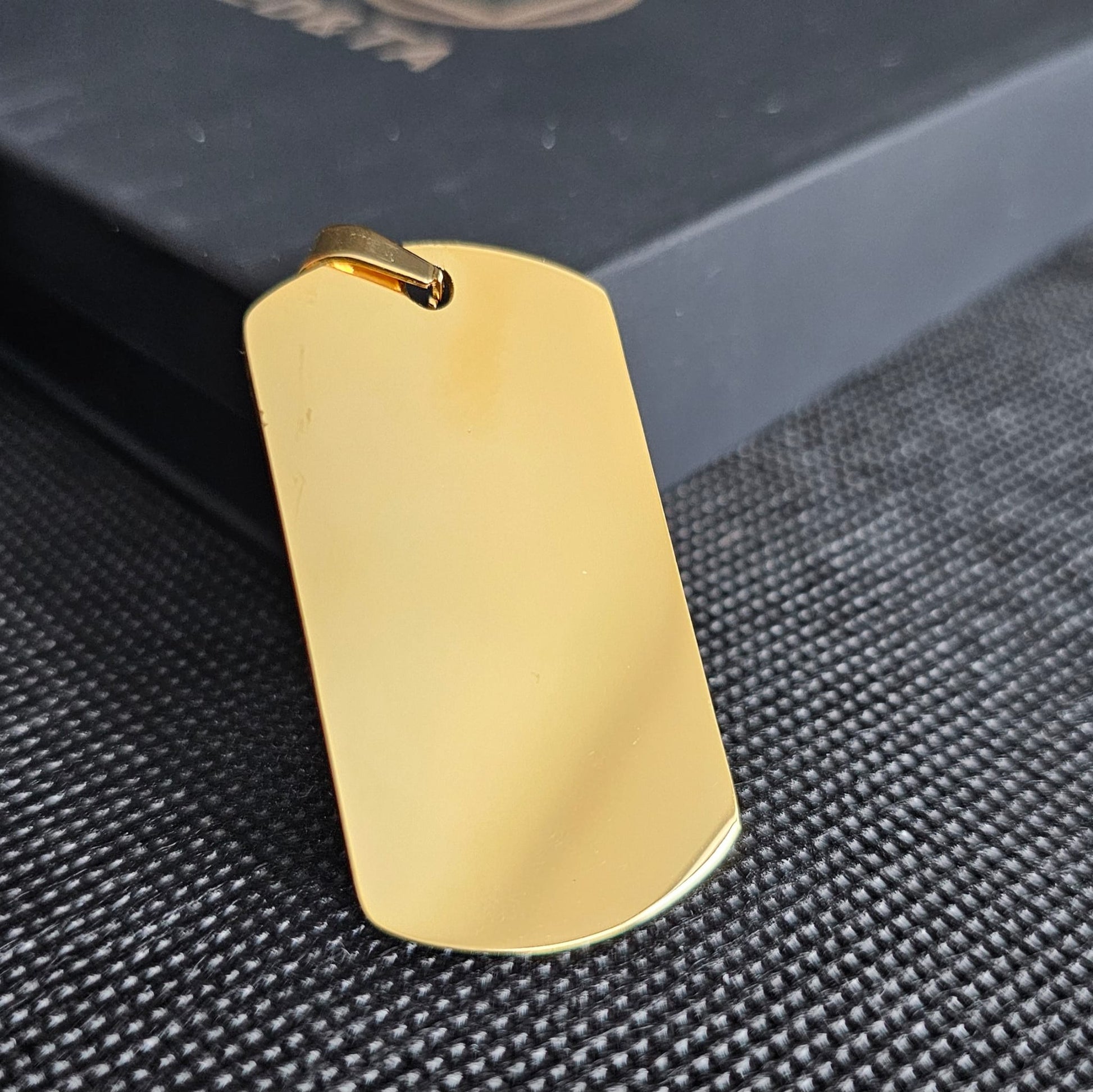 Custom Engraved Photo Necklace – A Meaningful and Unique Gift