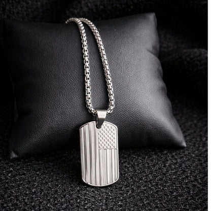 Men’s USA Flag Dog Tag Necklace | Stainless Steel Military Pendant (Gold & Silver)
