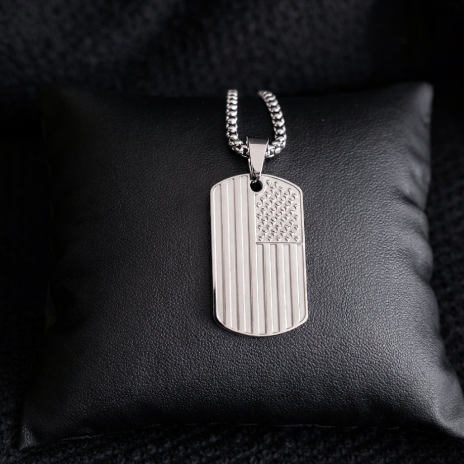 Men’s USA Flag Dog Tag Necklace | Stainless Steel Military Pendant (Gold & Silver)