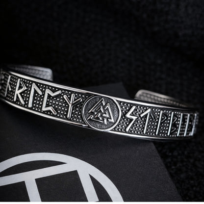 Viking Rune Bracelet with Valknut – Nordic Style Stainless Steel Men’s Bracelet