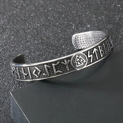 Viking Rune Bracelet with Valknut – Nordic Style Stainless Steel Men’s Bracelet