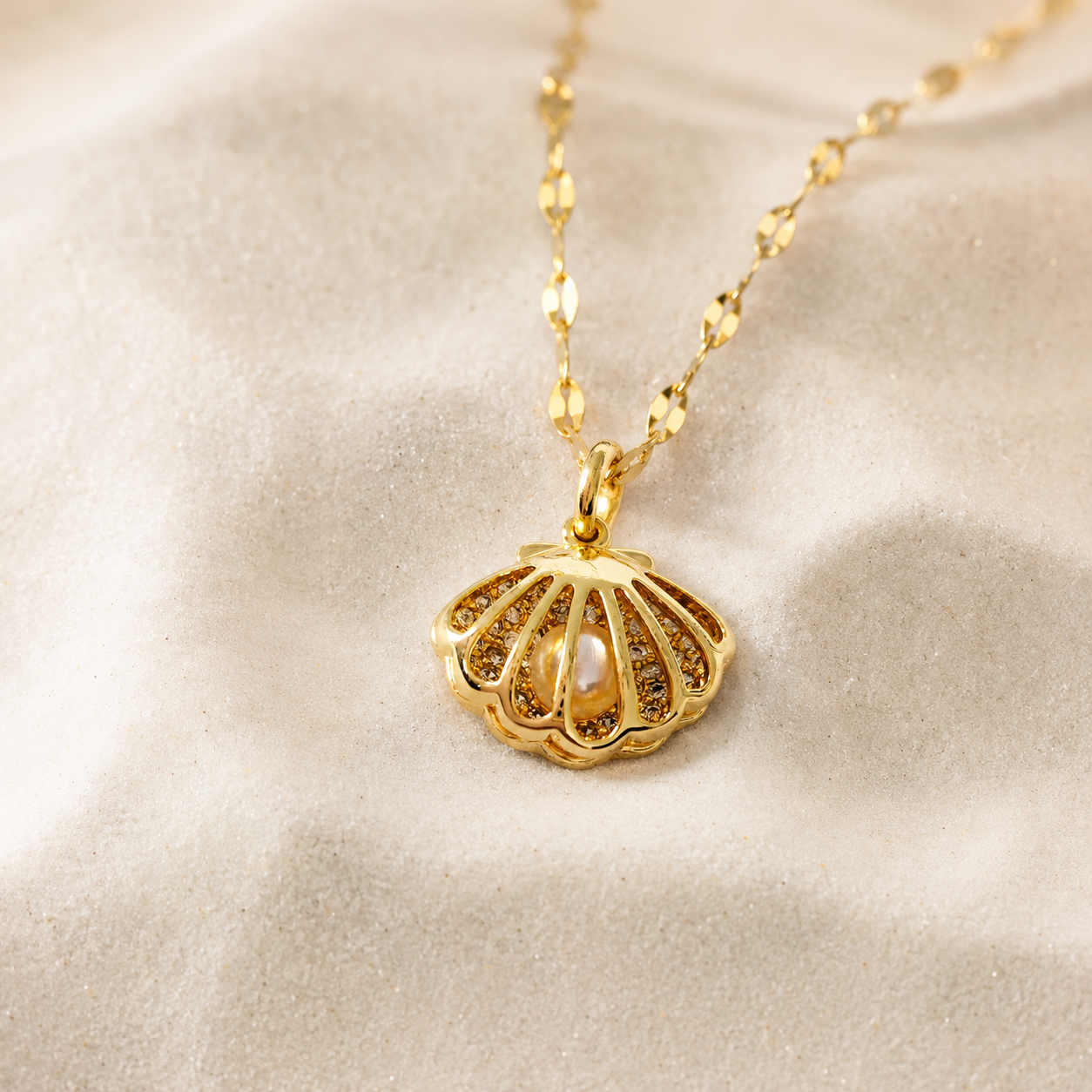 Gold Seashell Pearl Necklace for Women | Elegant Beach-Inspired Pendant Necklace