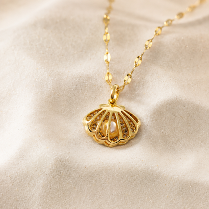 Gold Seashell Pearl Necklace for Women | Elegant Beach-Inspired Pendant Necklace