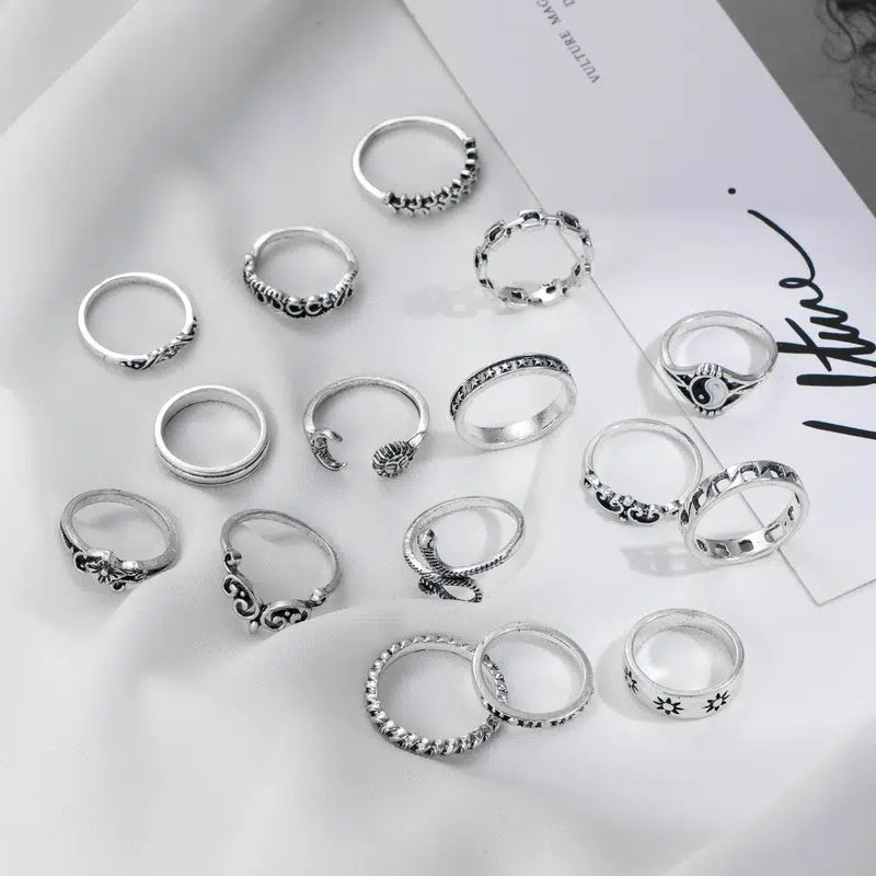 Set of16 fantasy rings with different designs.